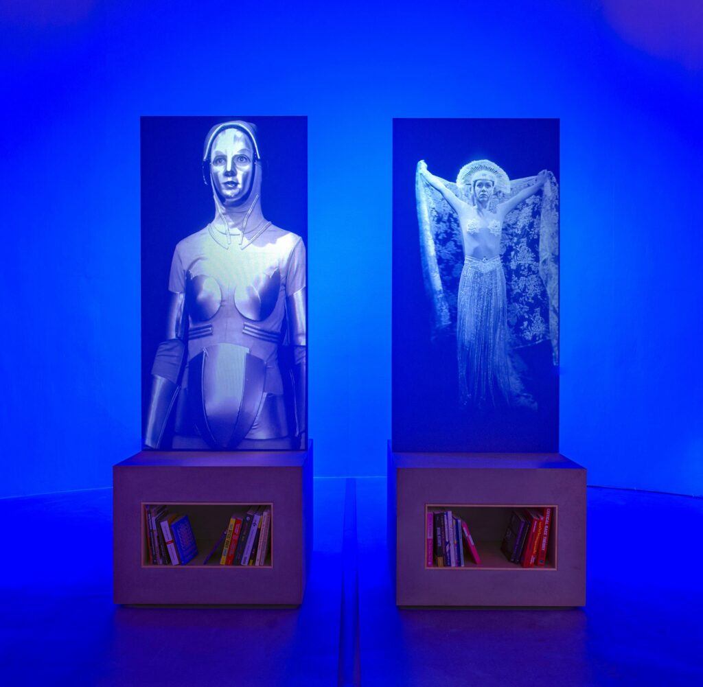 Tentoonstelling 'In Touch" ; https://impakt.nl/