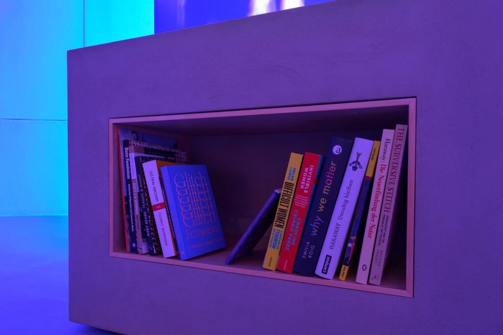 Tentoonstelling 'In Touch" ; https://impakt.nl/