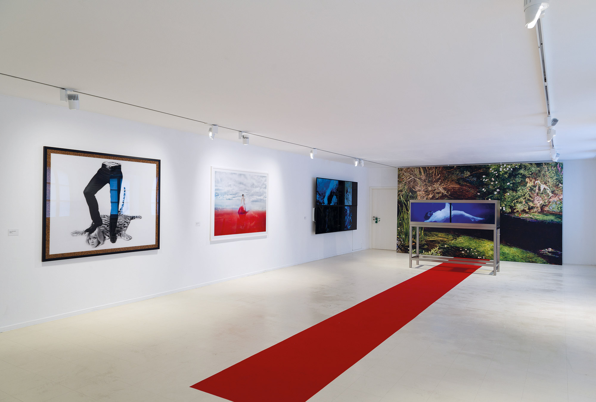 Nadja-Verena-Marcin,OPHELIA,-Ausstellungsansicht,-2019,-Stadtgalerie-Saarbrücken,-Foto-Anton-Minayev-(7)_web