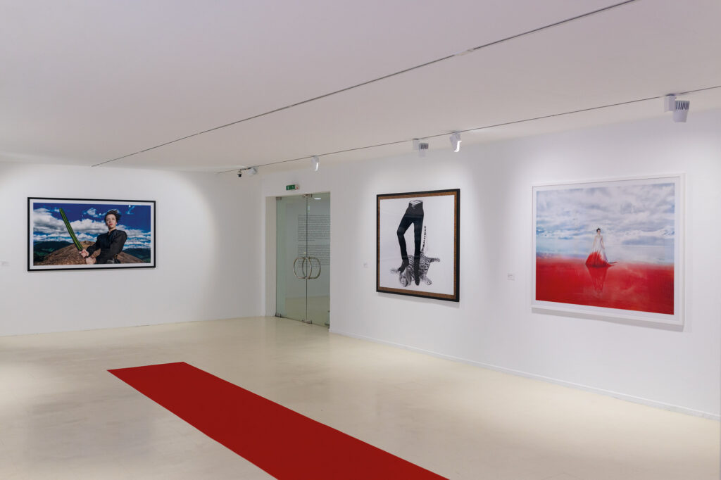 Nadja-Verena-Marcin,OPHELIA,-Ausstellungsansicht,-2019,-Stadtgalerie-Saarbrücken,-Foto-Anton-Minayev_web