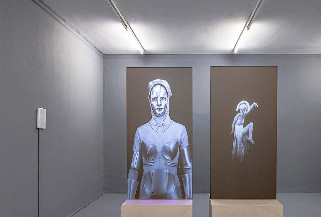 Monograph-SOPHYGRAY-45