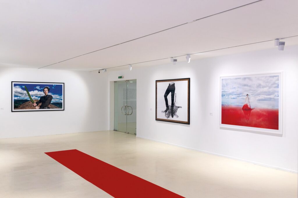 Nadja-Verena-Marcin,OPHELIA,-Ausstellungsansicht,-2019,-Stadtgalerie-Saarbrücken,-Foto-Anton-Minayev_web